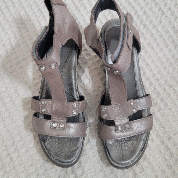 Naot Flirt Wedge Sandals Woman's EU 39 US 8-8.5 Shoes Rose Gold Brass Metallic - Picture 2 of 16